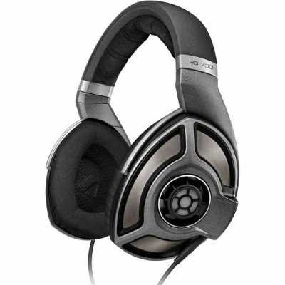 HD 700